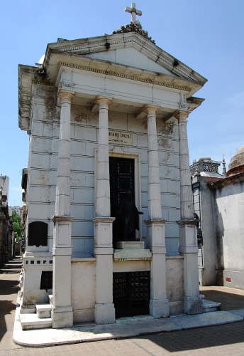 Recoleta Cemetery, Buenos Aires, Argentina Recoleta Cemetery, Buenos Aires, Argentina