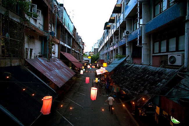 Alley-way outside Suk 11 in Bangkok, Thailand Alley-way outside Suk 11 in Bangkok, Thailand